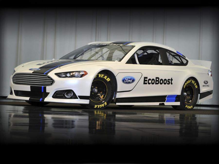  Ford Fusion NASCAR Race Car 2012 года  (фото 4 из 17)